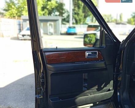 Чорний Лінкольн Navigator, об'ємом двигуна 3.5 л та пробігом 306 тис. км за 21000 $, фото 9 на Automoto.ua