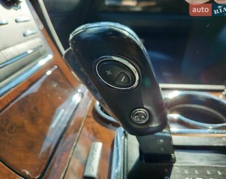 Чорний Лінкольн Navigator, об'ємом двигуна 3.5 л та пробігом 306 тис. км за 21000 $, фото 19 на Automoto.ua