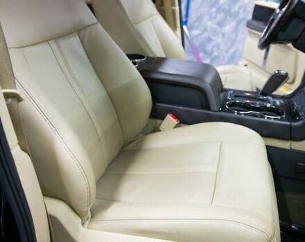 Черный Линкольн Навигатор, объемом двигателя 3.5 л и пробегом 153 тыс. км за 25600 $, фото 83 на Automoto.ua