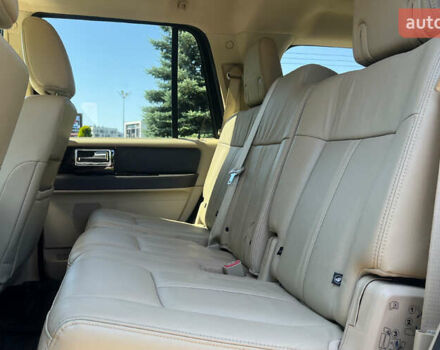 Чорний Лінкольн Navigator, об'ємом двигуна 3.5 л та пробігом 155 тис. км за 25800 $, фото 14 на Automoto.ua