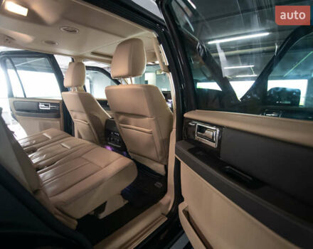 Черный Линкольн Навигатор, объемом двигателя 3.5 л и пробегом 153 тыс. км за 25600 $, фото 17 на Automoto.ua
