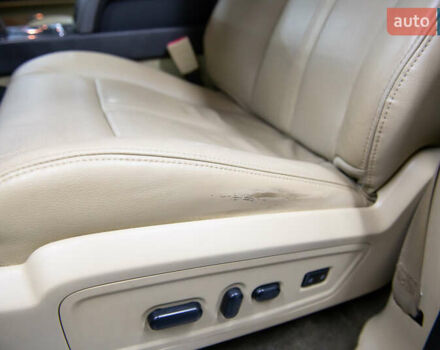 Черный Линкольн Навигатор, объемом двигателя 3.5 л и пробегом 153 тыс. км за 25600 $, фото 88 на Automoto.ua