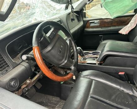 Черный Линкольн Навигатор, объемом двигателя 0 л и пробегом 120 тыс. км за 7000 $, фото 7 на Automoto.ua