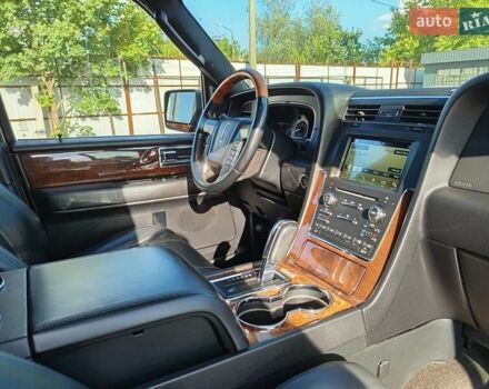 Чорний Лінкольн Navigator, об'ємом двигуна 3.5 л та пробігом 306 тис. км за 21000 $, фото 33 на Automoto.ua