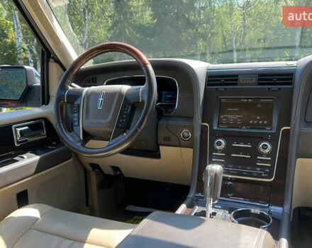 Чорний Лінкольн Navigator, об'ємом двигуна 3.5 л та пробігом 155 тис. км за 25800 $, фото 17 на Automoto.ua