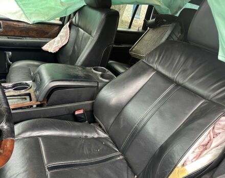 Черный Линкольн Навигатор, объемом двигателя 0 л и пробегом 120 тыс. км за 7000 $, фото 5 на Automoto.ua