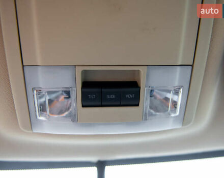 Черный Линкольн Навигатор, объемом двигателя 3.5 л и пробегом 153 тыс. км за 25600 $, фото 56 на Automoto.ua