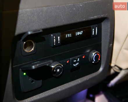 Черный Линкольн Навигатор, объемом двигателя 3.5 л и пробегом 153 тыс. км за 25600 $, фото 20 на Automoto.ua