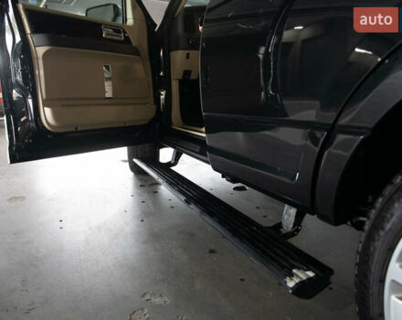 Черный Линкольн Навигатор, объемом двигателя 3.5 л и пробегом 153 тыс. км за 25600 $, фото 79 на Automoto.ua