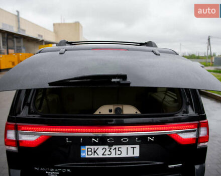 Черный Линкольн Навигатор, объемом двигателя 3.5 л и пробегом 153 тыс. км за 25600 $, фото 8 на Automoto.ua
