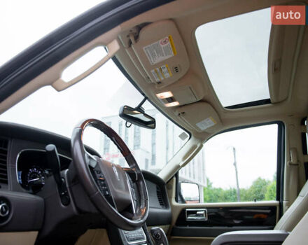 Черный Линкольн Навигатор, объемом двигателя 3.5 л и пробегом 153 тыс. км за 25600 $, фото 59 на Automoto.ua