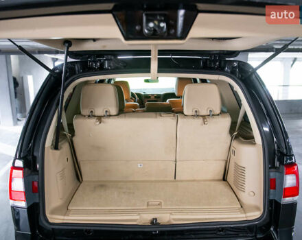 Черный Линкольн Навигатор, объемом двигателя 3.5 л и пробегом 153 тыс. км за 25600 $, фото 92 на Automoto.ua