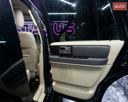 Черный Линкольн Навигатор, объемом двигателя 3.5 л и пробегом 153 тыс. км за 25600 $, фото 80 на Automoto.ua