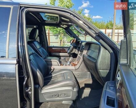 Чорний Лінкольн Navigator, об'ємом двигуна 3.5 л та пробігом 306 тис. км за 21000 $, фото 32 на Automoto.ua