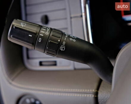 Черный Линкольн Навигатор, объемом двигателя 0 л и пробегом 38 тыс. км за 22900 $, фото 44 на Automoto.ua