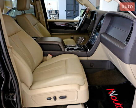 Черный Линкольн Навигатор, объемом двигателя 0 л и пробегом 38 тыс. км за 22900 $, фото 27 на Automoto.ua