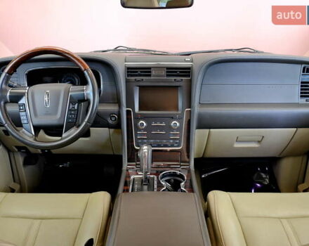 Черный Линкольн Навигатор, объемом двигателя 0 л и пробегом 38 тыс. км за 22900 $, фото 31 на Automoto.ua