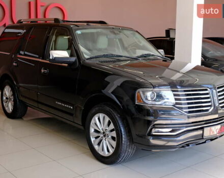 Черный Линкольн Навигатор, объемом двигателя 0 л и пробегом 38 тыс. км за 22900 $, фото 3 на Automoto.ua