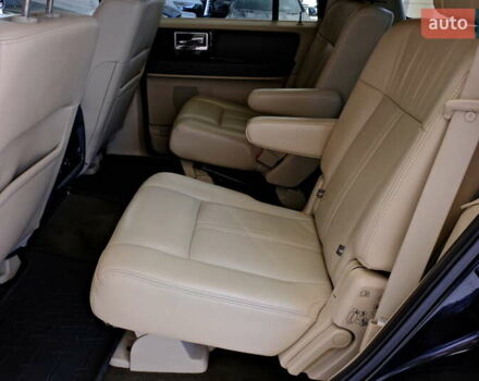 Черный Линкольн Навигатор, объемом двигателя 0 л и пробегом 38 тыс. км за 22900 $, фото 24 на Automoto.ua