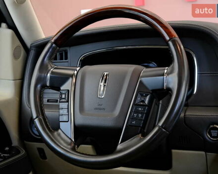 Черный Линкольн Навигатор, объемом двигателя 0 л и пробегом 38 тыс. км за 22900 $, фото 34 на Automoto.ua