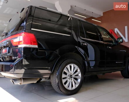 Черный Линкольн Навигатор, объемом двигателя 0 л и пробегом 38 тыс. км за 22900 $, фото 18 на Automoto.ua