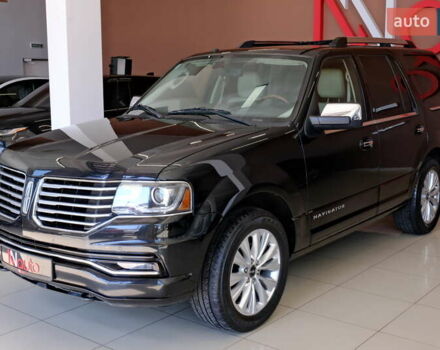 Черный Линкольн Навигатор, объемом двигателя 0 л и пробегом 38 тыс. км за 22900 $, фото 2 на Automoto.ua