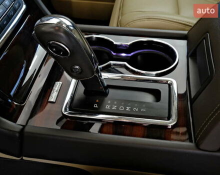 Черный Линкольн Навигатор, объемом двигателя 0 л и пробегом 38 тыс. км за 22900 $, фото 38 на Automoto.ua