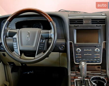 Черный Линкольн Навигатор, объемом двигателя 0 л и пробегом 38 тыс. км за 22900 $, фото 32 на Automoto.ua