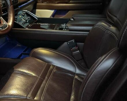 Черный Линкольн Навигатор, объемом двигателя 3.5 л и пробегом 121 тыс. км за 58000 $, фото 33 на Automoto.ua