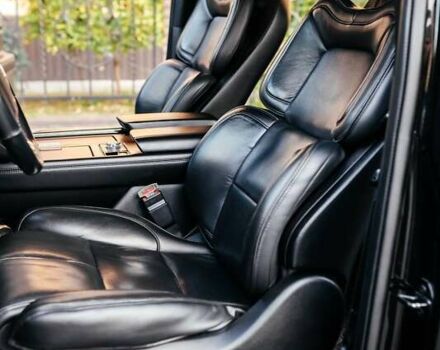 Черный Линкольн Навигатор, объемом двигателя 3.5 л и пробегом 146 тыс. км за 49000 $, фото 18 на Automoto.ua