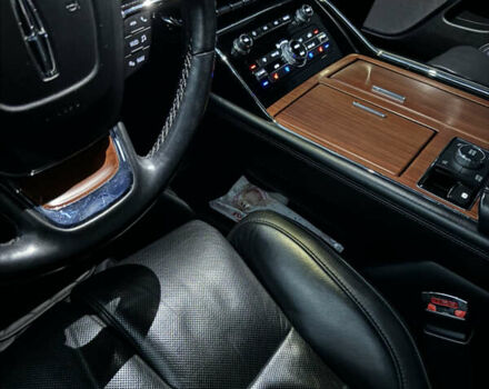 Черный Линкольн Навигатор, объемом двигателя 3.5 л и пробегом 146 тыс. км за 49000 $, фото 25 на Automoto.ua