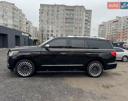 Черный Линкольн Навигатор, объемом двигателя 3.5 л и пробегом 145 тыс. км за 55000 $, фото 4 на Automoto.ua