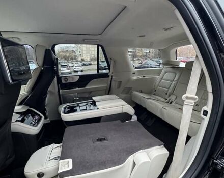 Черный Линкольн Навигатор, объемом двигателя 3.5 л и пробегом 145 тыс. км за 55000 $, фото 11 на Automoto.ua