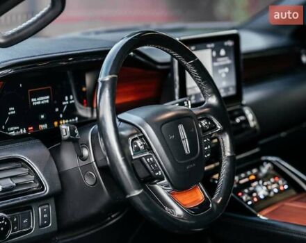 Черный Линкольн Навигатор, объемом двигателя 3.5 л и пробегом 146 тыс. км за 49000 $, фото 15 на Automoto.ua