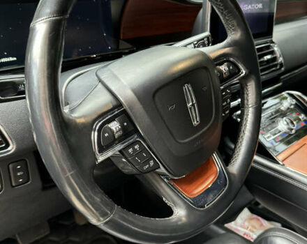 Черный Линкольн Навигатор, объемом двигателя 3.5 л и пробегом 146 тыс. км за 49000 $, фото 21 на Automoto.ua