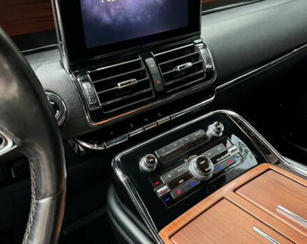 Черный Линкольн Навигатор, объемом двигателя 3.5 л и пробегом 146 тыс. км за 49000 $, фото 26 на Automoto.ua