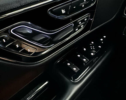 Черный Линкольн Навигатор, объемом двигателя 3.5 л и пробегом 146 тыс. км за 49000 $, фото 23 на Automoto.ua