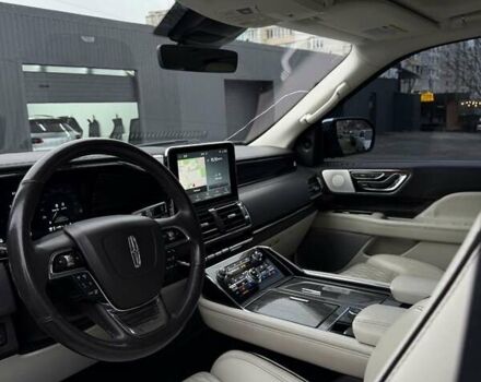 Черный Линкольн Навигатор, объемом двигателя 3.5 л и пробегом 145 тыс. км за 55000 $, фото 18 на Automoto.ua