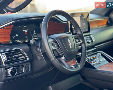 Чорний Лінкольн Navigator, об'ємом двигуна 3.5 л та пробігом 65 тис. км за 46600 $, фото 9 на Automoto.ua