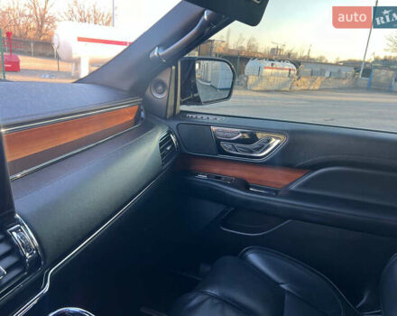 Чорний Лінкольн Navigator, об'ємом двигуна 3.5 л та пробігом 65 тис. км за 46600 $, фото 12 на Automoto.ua