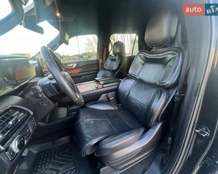 Чорний Лінкольн Navigator, об'ємом двигуна 3.5 л та пробігом 65 тис. км за 46600 $, фото 15 на Automoto.ua