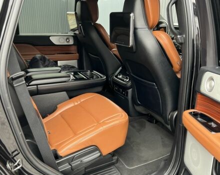 Чорний Лінкольн Navigator, об'ємом двигуна 3.5 л та пробігом 115 тис. км за 59000 $, фото 6 на Automoto.ua