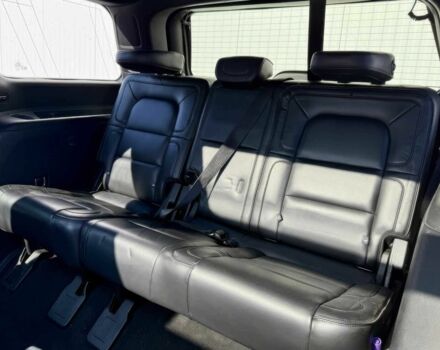 Черный Линкольн Навигатор, объемом двигателя 3.5 л и пробегом 38 тыс. км за 13000 $, фото 15 на Automoto.ua