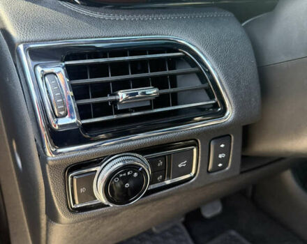 Черный Линкольн Навигатор, объемом двигателя 3.5 л и пробегом 73 тыс. км за 47500 $, фото 28 на Automoto.ua