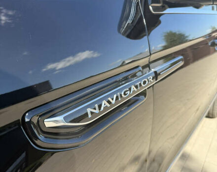 Черный Линкольн Навигатор, объемом двигателя 3.5 л и пробегом 73 тыс. км за 47500 $, фото 11 на Automoto.ua