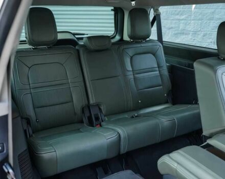 Чорний Лінкольн Navigator, об'ємом двигуна 3.5 л та пробігом 15 тис. км за 37000 $, фото 14 на Automoto.ua