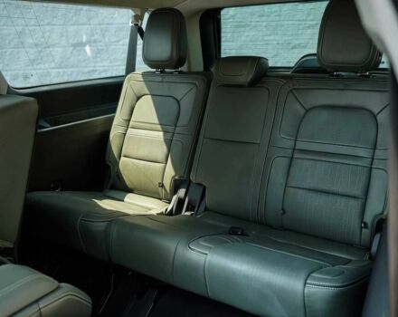 Чорний Лінкольн Navigator, об'ємом двигуна 3.5 л та пробігом 15 тис. км за 37000 $, фото 13 на Automoto.ua