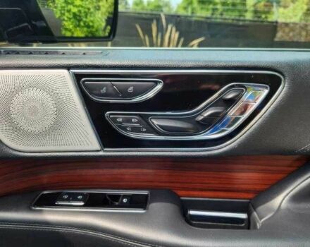 Черный Линкольн Навигатор, объемом двигателя 3.5 л и пробегом 15 тыс. км за 39000 $, фото 10 на Automoto.ua