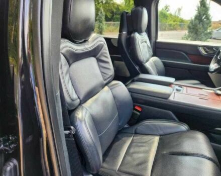 Черный Линкольн Навигатор, объемом двигателя 3.5 л и пробегом 15 тыс. км за 39000 $, фото 9 на Automoto.ua