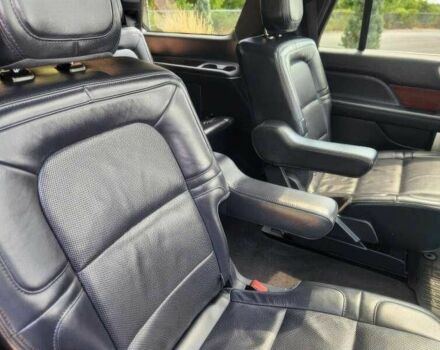 Черный Линкольн Навигатор, объемом двигателя 3.5 л и пробегом 15 тыс. км за 39000 $, фото 13 на Automoto.ua